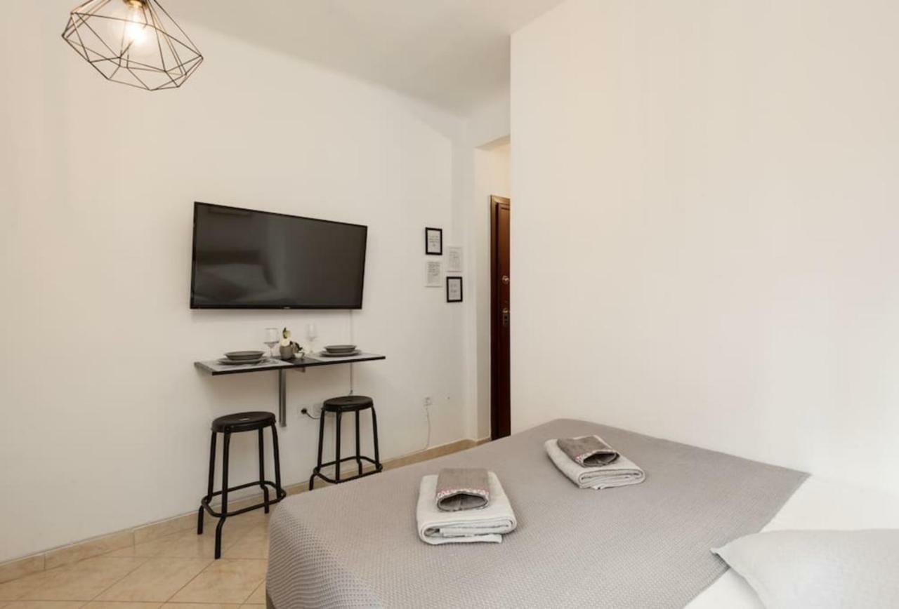 Central Studio! Fiber Wifi, Ac, Private, Self Check-In! เทสซาโลนิกิ ภายนอก รูปภาพ