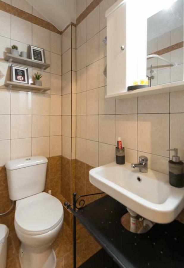 Central Studio! Fiber Wifi, Ac, Private, Self Check-In! เทสซาโลนิกิ ภายนอก รูปภาพ