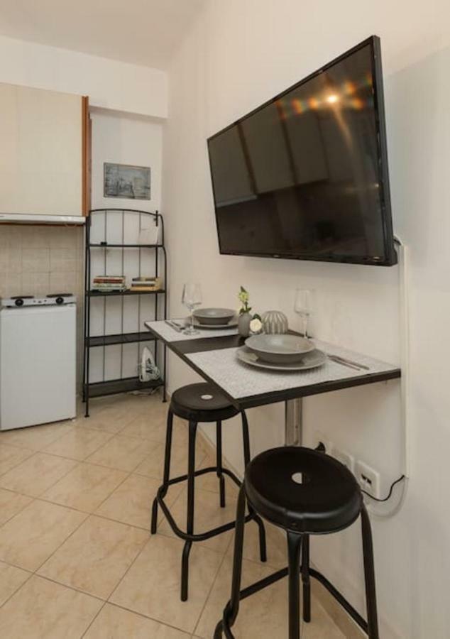 Central Studio! Fiber Wifi, Ac, Private, Self Check-In! เทสซาโลนิกิ ภายนอก รูปภาพ